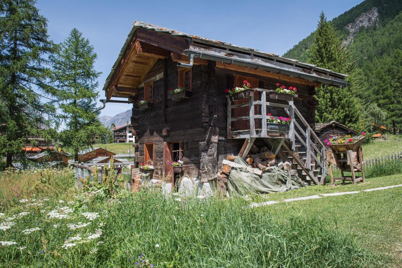 Ferienhaus Casa Luna เซอร์แมท ภายนอก รูปภาพ