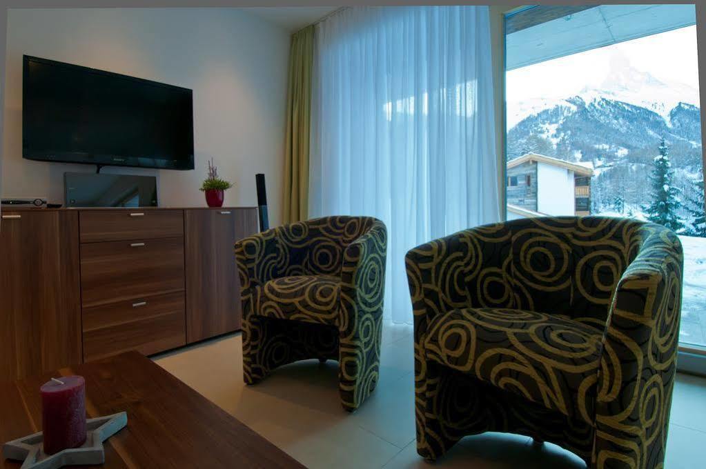 Ferienhaus Casa Luna เซอร์แมท ภายนอก รูปภาพ